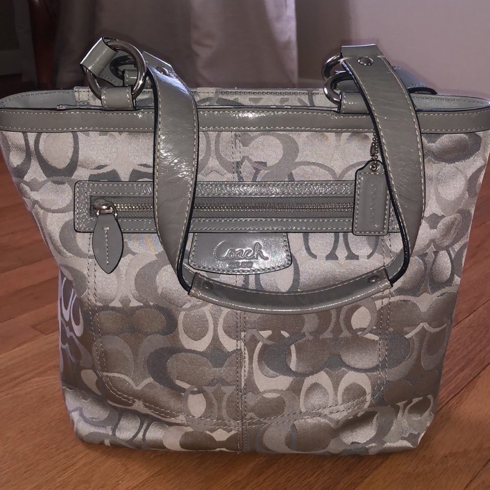 Coach Handbag - Picture 2 of 8